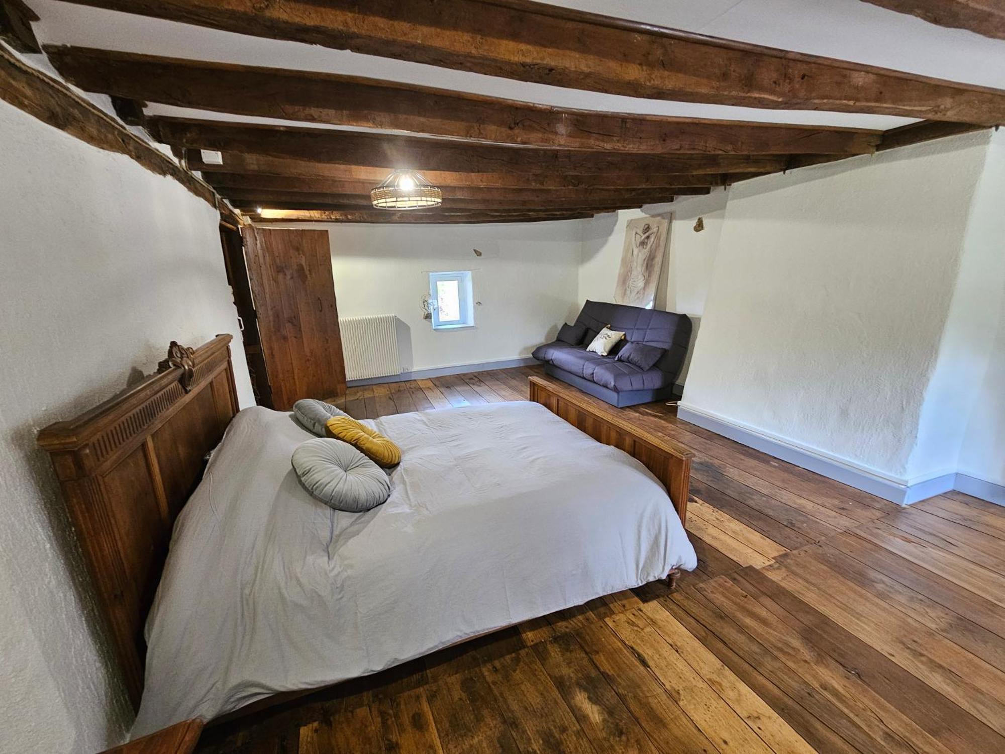 Holiday home La Aux Volets Bleus *